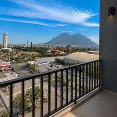 Balcony Views, Walk to Fundidora, Modern