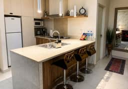 Parkfront Luxury Apt w/ Terrace BBQ & Gym - Image 2