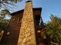 Mountain Cabin: Ski, Golf & Nature Activities - Image 2