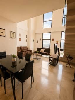 18th Floor Penthouse w/ City Views, Fast WiFi, - Image 2
