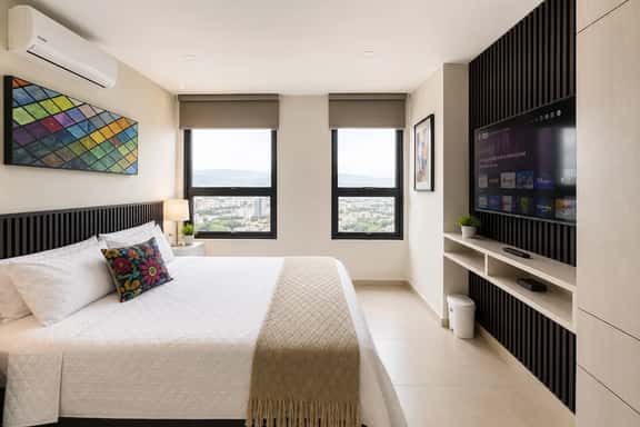 Central Apartment w/ AC, WiFi & Parking - Image 1