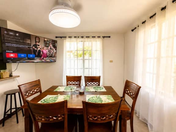 Cumbres Monterrey House w/Garage & AC - Image 2