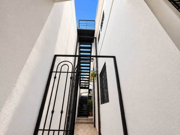 Monterrey Gem: Garden, Modern Comforts, Fast WiFi - Image 2