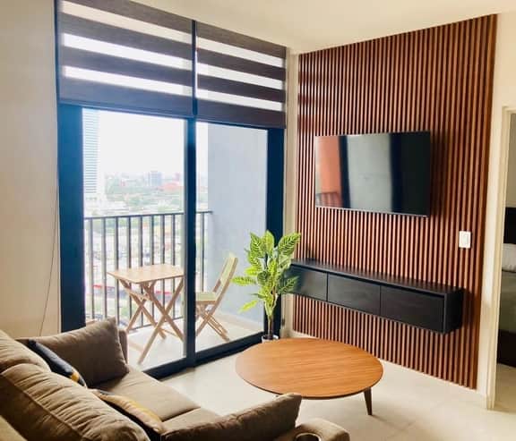 Penthouse w/ AC & Gym, Arena MTY Views - Image 2
