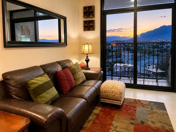 Parkfront Luxury Apt w/ Terrace BBQ & Gym - Image 1