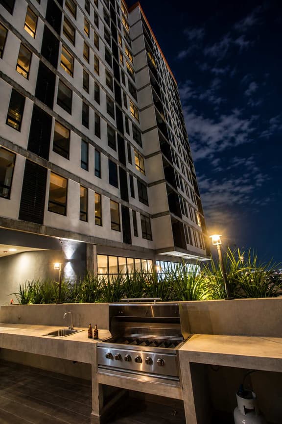 Modern Monterrey Apt w/Gym & Private Balcony - Image 1