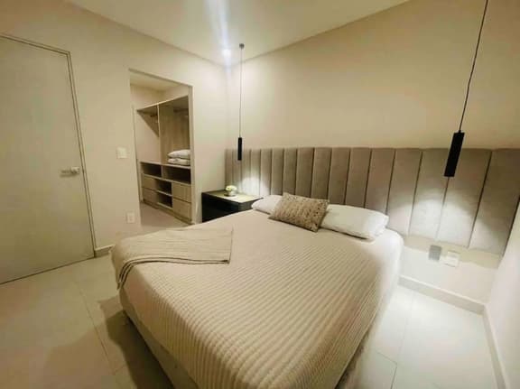Central Apt: A/C, BBQ, 5min to Arena & Gym - Image 1