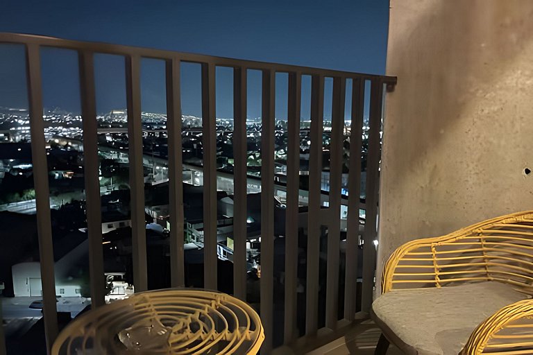 Hermoso Apto nuevo, BBQ, AC, Arena Mty, 2BR