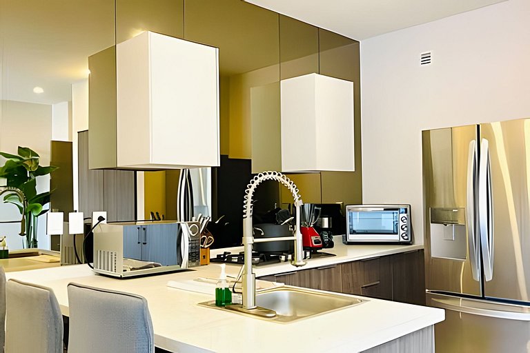 Lujoso Apt/Frente Arena Mty/Terraza/Parking/6Pax