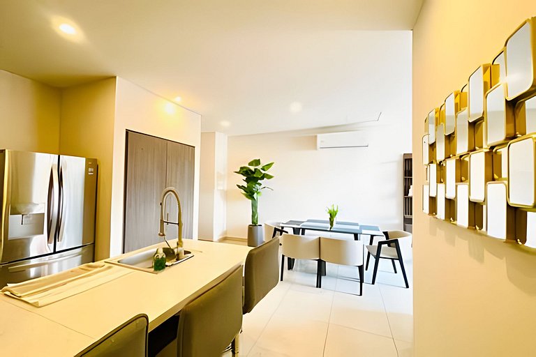 Lujoso Apt/Frente Arena Mty/Terraza/Parking/6Pax