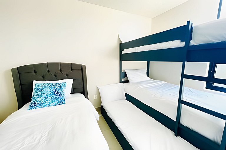 Lujoso Apt/Frente Arena Mty/Terraza/Parking/6Pax