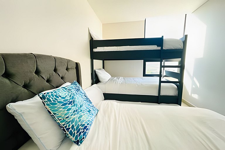 Lujoso Apt/Frente Arena Mty/Terraza/Parking/6Pax
