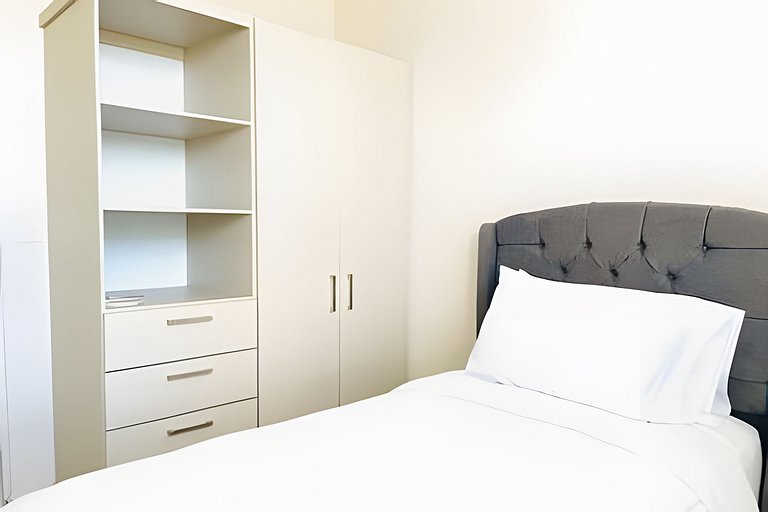 Lujoso Apt/Frente Arena Mty/Terraza/Parking/6Pax