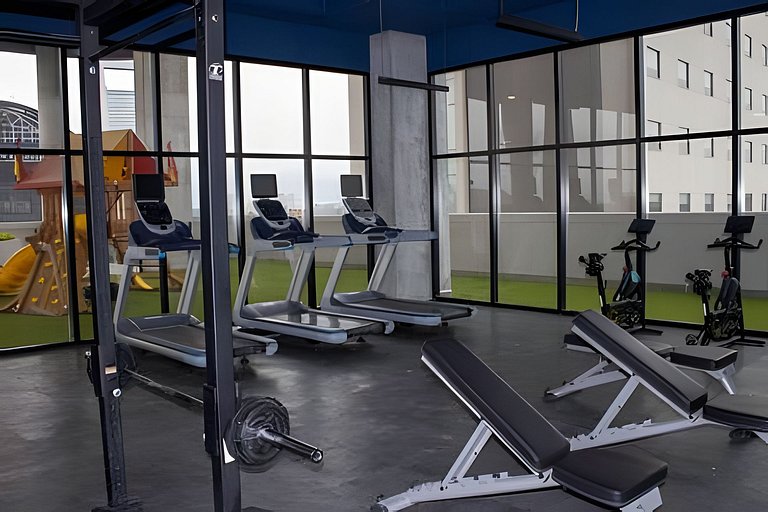 Lujoso Apt/Frente Arena Mty/Terraza/Parking/6Pax