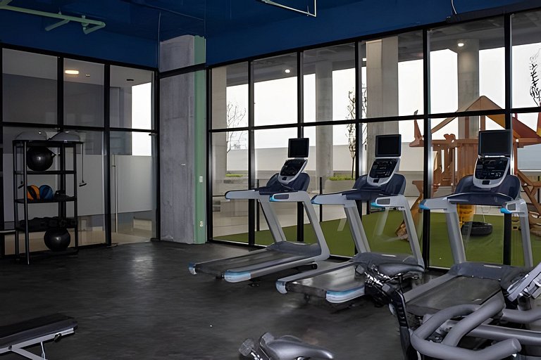 Luxury Apt/2BR/5 min ArenaMty/Gym/BBQ-WiFi/Parking