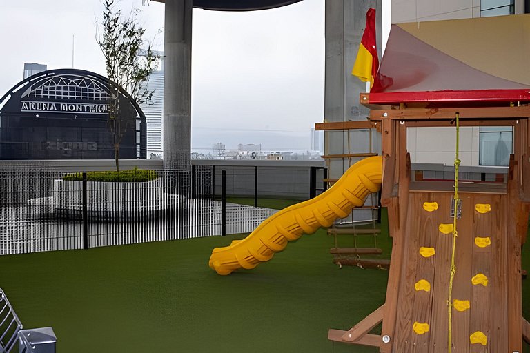 Luxury Apt/2BR/5 min ArenaMty/Gym/BBQ-WiFi/Parking