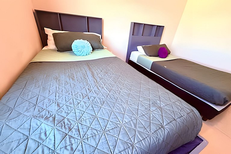 906 -Centrico alojamiento para grupos/10px/wifi/parking